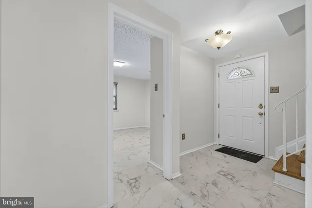 $3,500 | 13719 McGill Drive, Chantilly, VA 20151