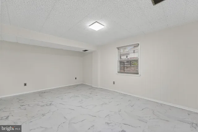 $3,500 | 13719 McGill Drive, Chantilly, VA 20151