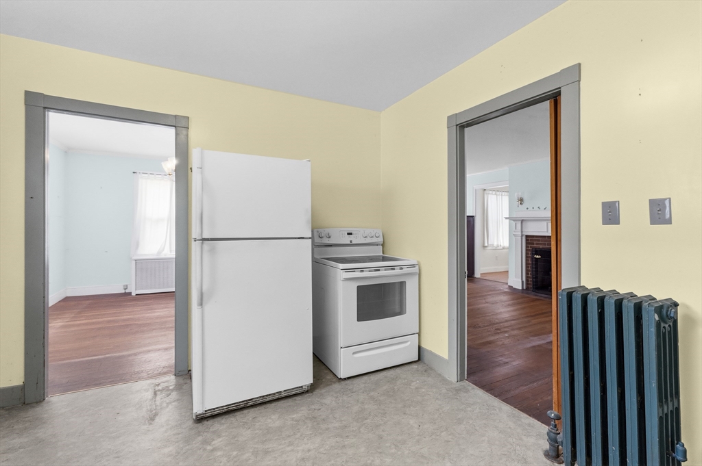 564 Montgomery Street Fall River, MA 02720 - Photo 19 of 42