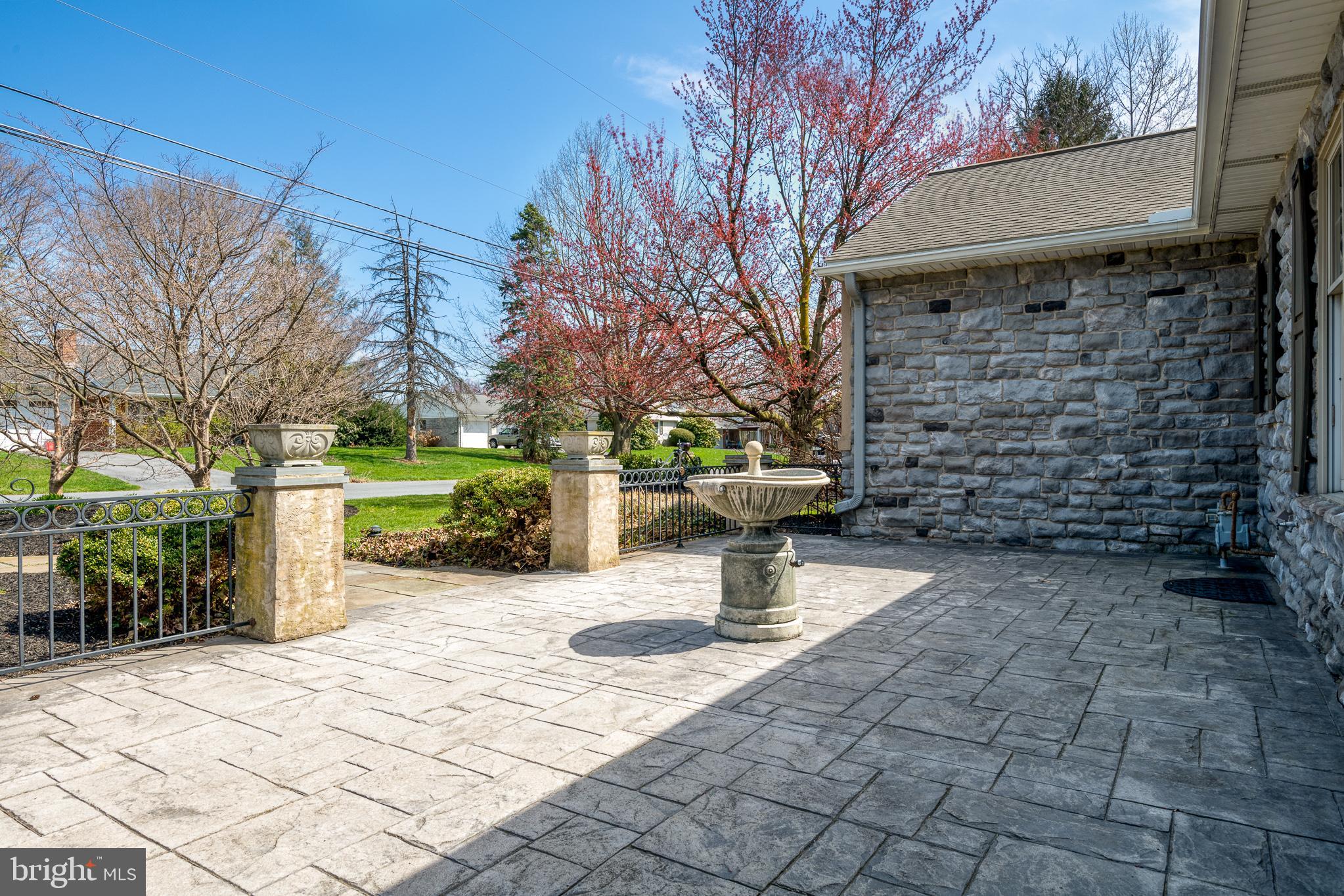 110 Brusen Drive Lititz, PA 17543 - Photo 7 of 73