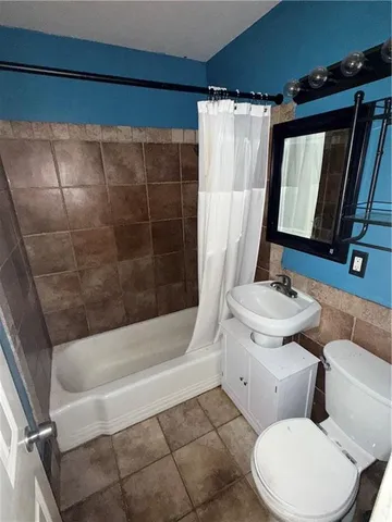 $179,950 | 200 Cherokee Drive, Belton, MO 64012