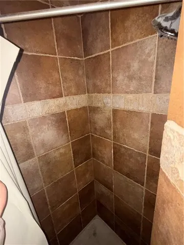 $179,950 | 200 Cherokee Drive, Belton, MO 64012