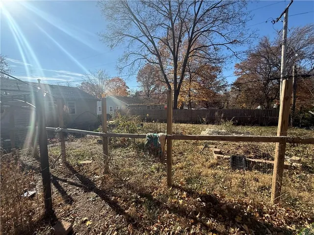 $179,950 | 200 Cherokee Drive, Belton, MO 64012