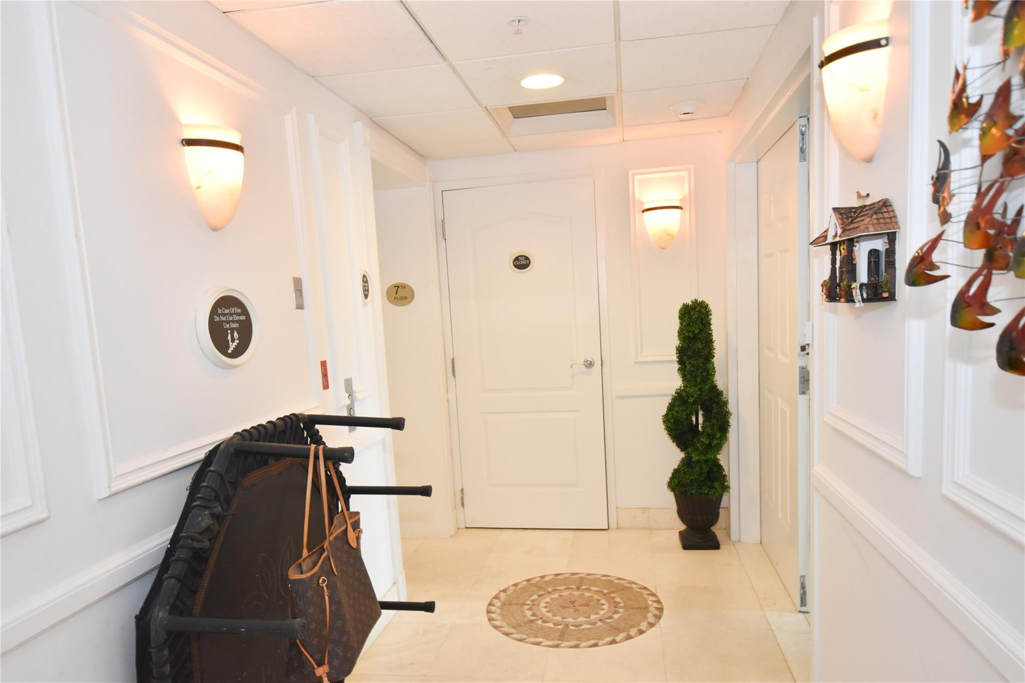 100 South Birch Road, Unit 702E Fort Lauderdale, FL 33316 - Photo 23 of 39 X-Large Private Elevator Foyer