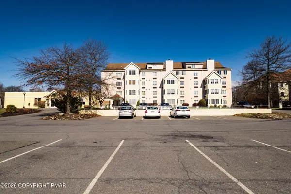 $145,900 | 3 Village Circle, Unit 104, Stroudsburg, PA 18360