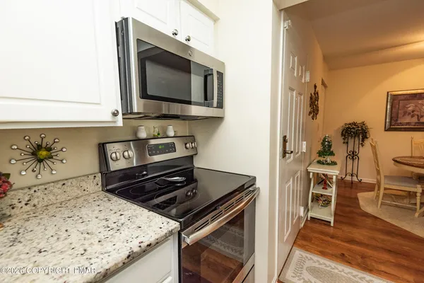 $145,900 | 3 Village Circle, Unit 104, Stroudsburg, PA 18360