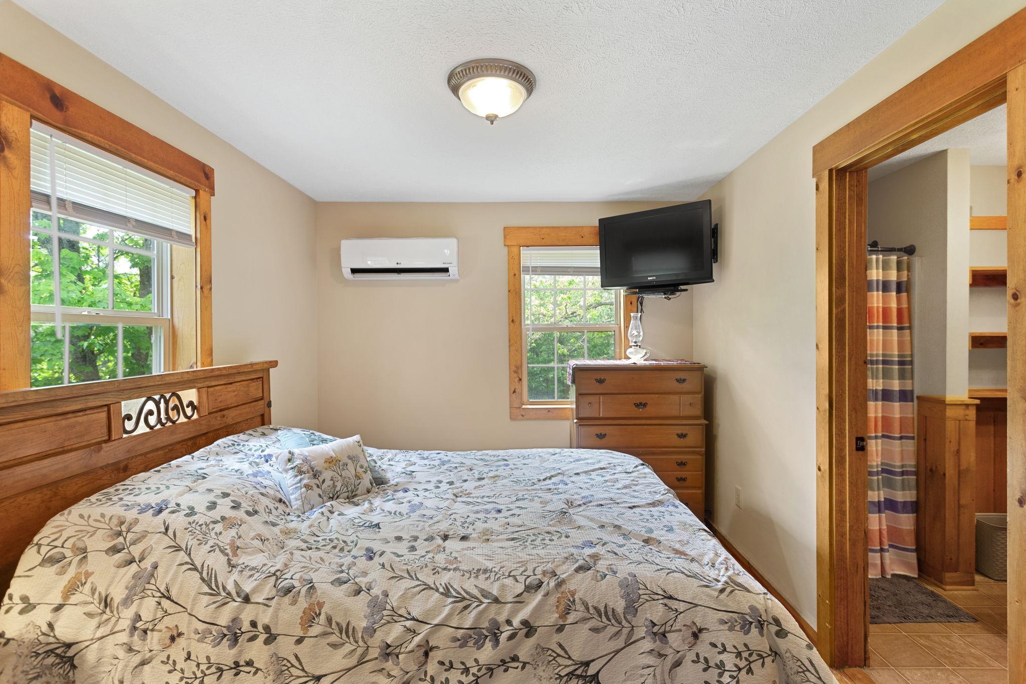 21117 Mine Mountain Road Bergton, VA 22811 - Photo 10 of 30 Owner's Suite