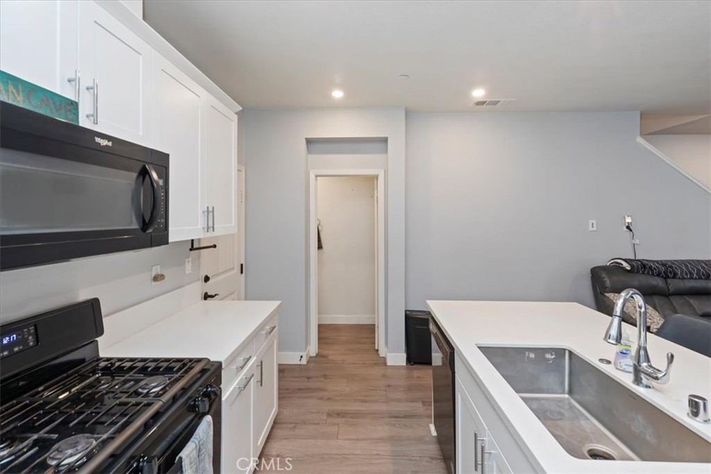 425 North Beechwood Avenue Rialto, CA 92376 - Photo 6 of 25