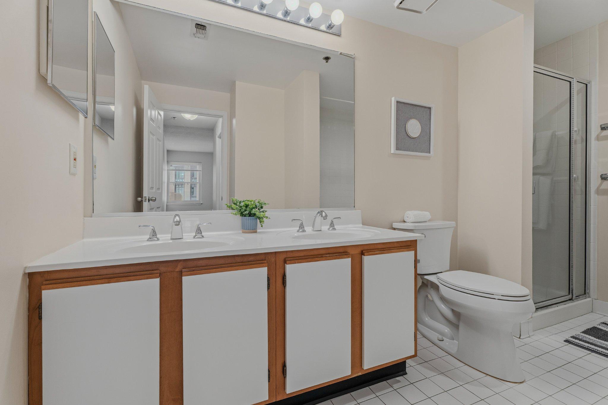 960 Fell Street, Unit 308 Baltimore, MD 21231 - Photo 25 of 38 Ensuite bath offers dble vanity & separate shower.