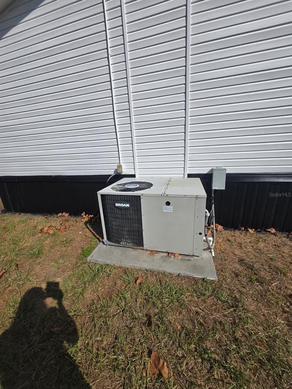 4928 Rollinglen Loop East Lakeland, FL 33810 - Photo 6 of 44 a view of a back yard of the house