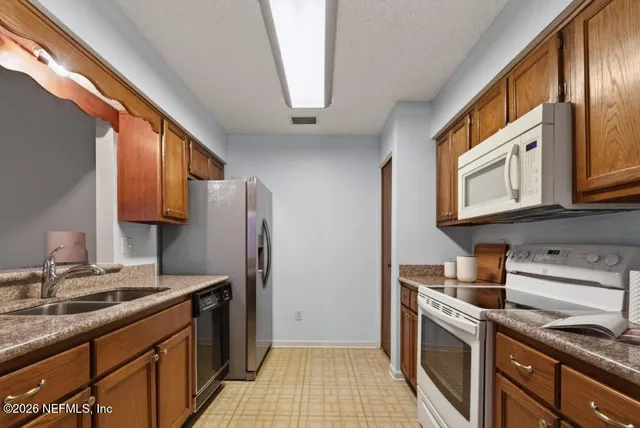 $199,500 | 1954 Hazelnut Run East, Orange Park, FL 32073