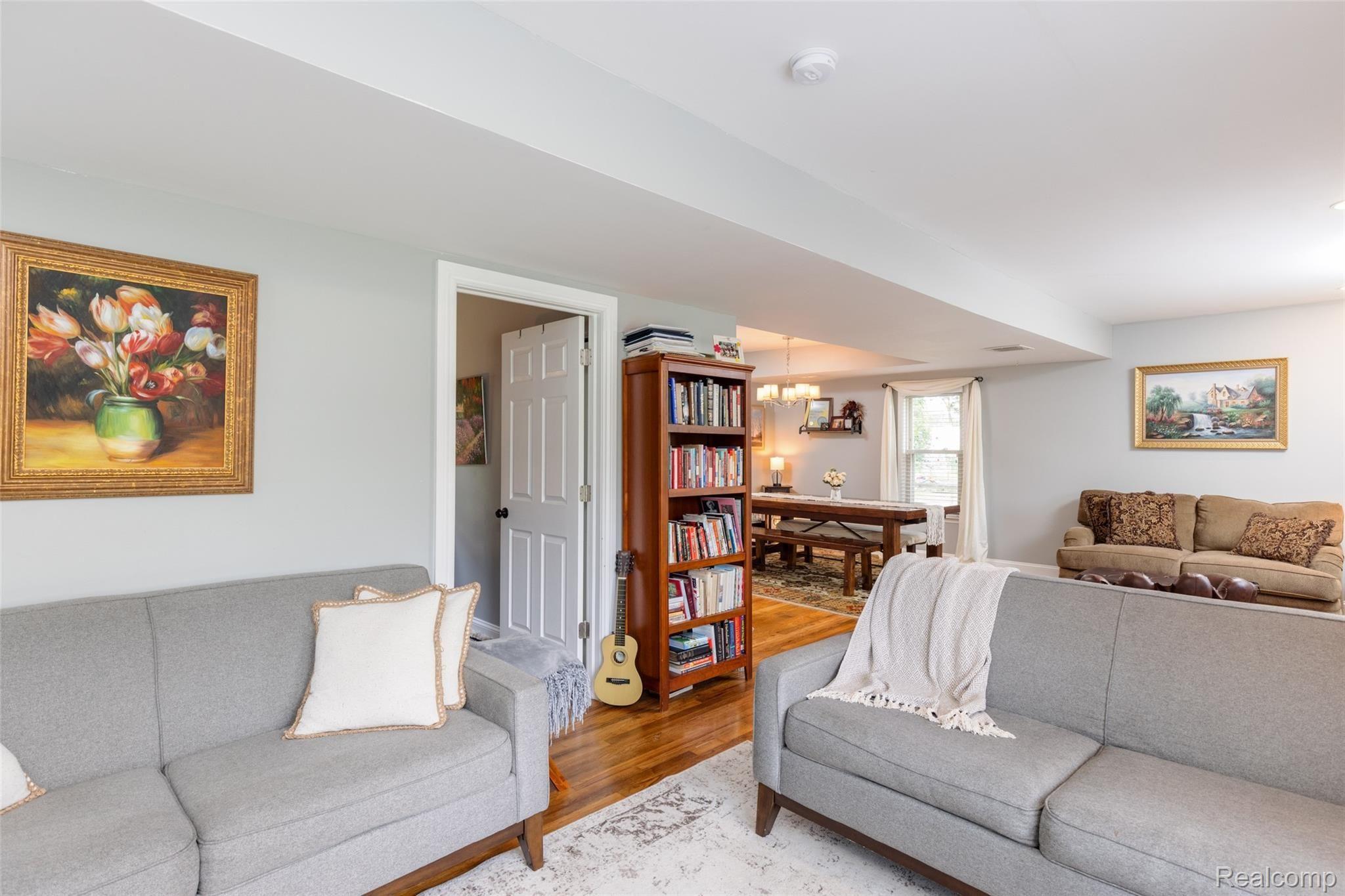 11051 Stark Road Livonia, MI 48150 - Photo 12 of 40 11051 Stark Rd-12.jpg