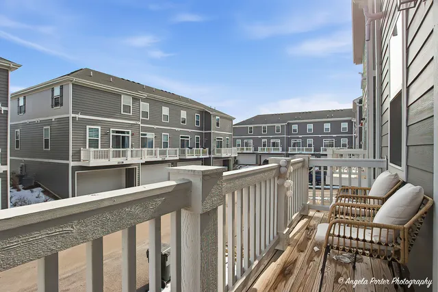 $3,350 | 2117 Yellowstone Boulevard, Mundelein, IL 60060