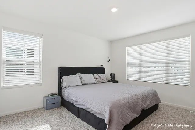 $3,350 | 2117 Yellowstone Boulevard, Mundelein, IL 60060