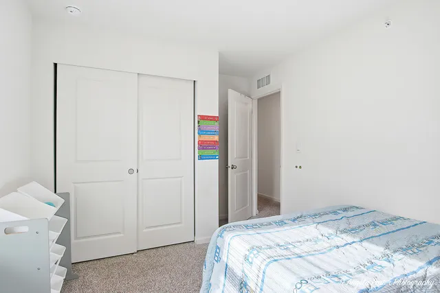 $3,350 | 2117 Yellowstone Boulevard, Mundelein, IL 60060