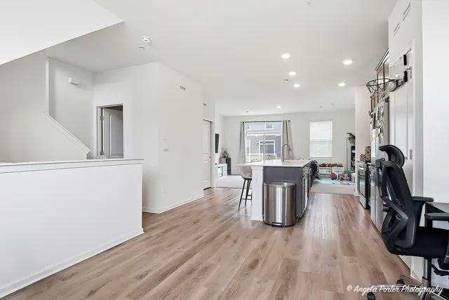 $3,350 | 2117 Yellowstone Boulevard, Mundelein, IL 60060