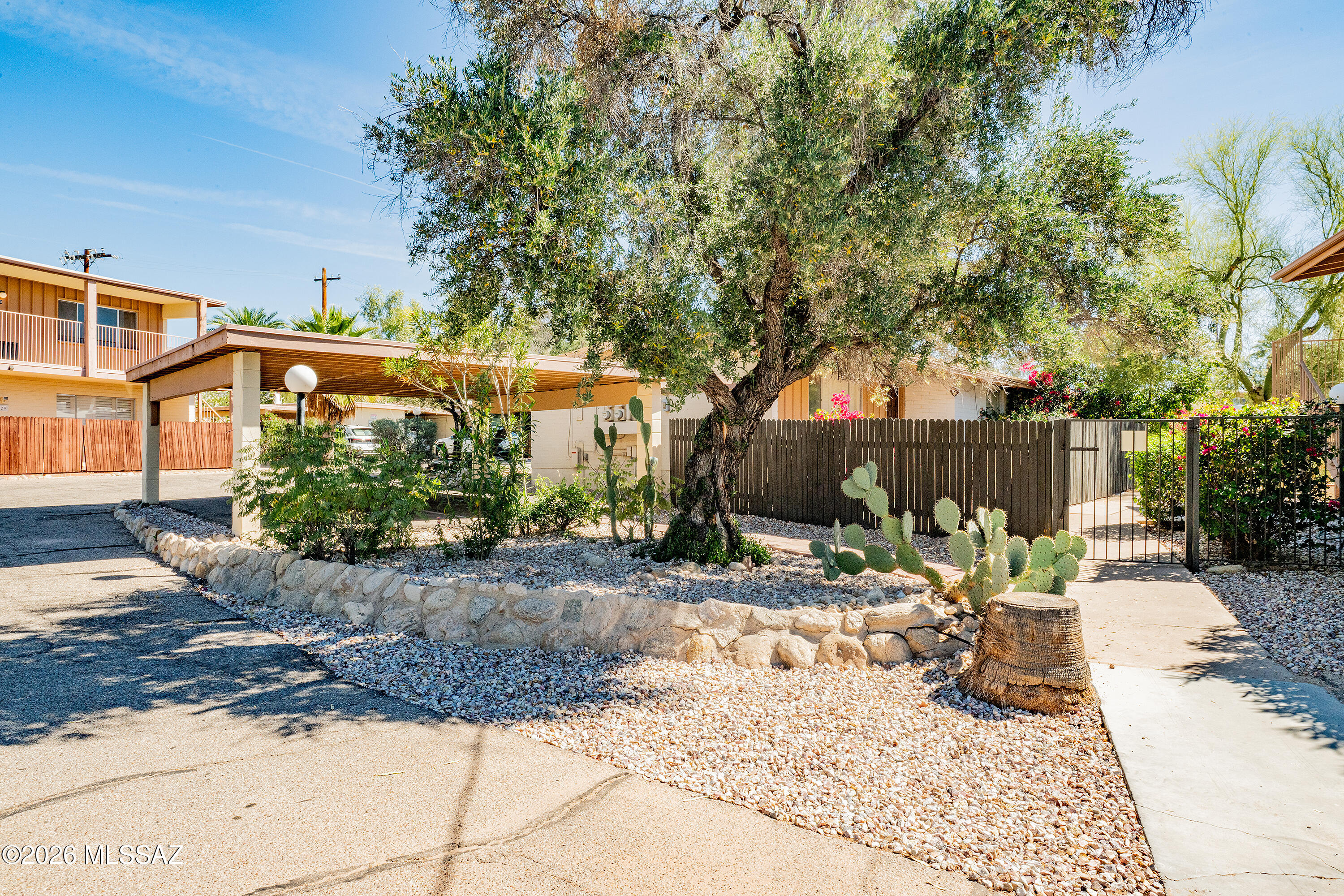 5901 North Oracle Road, Unit 28 Tucson, AZ 85704 - Photo 7 of 30 5901 Oracle 28 (6)