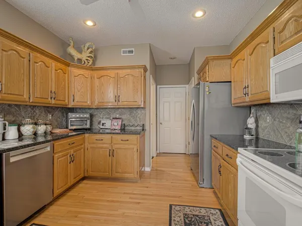 $339,900 | 17221 East 44th Terrace Court South, Independence, MO 64055