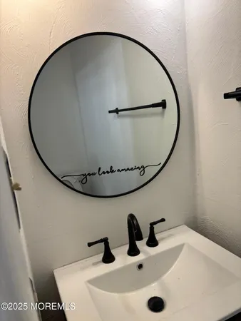 $2,200 | 39 Pin Oak Lane, Little Egg Harbor, NJ 08087