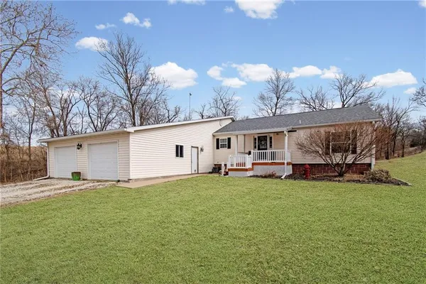 $459,000 | 27651 State Rte F, Brunswick, MO 65236
