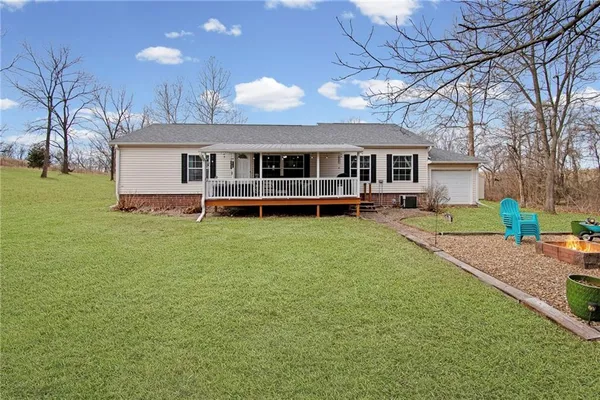 $459,000 | 27651 State Rte F, Brunswick, MO 65236