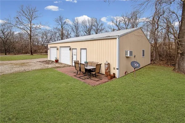 $459,000 | 27651 State Rte F, Brunswick, MO 65236