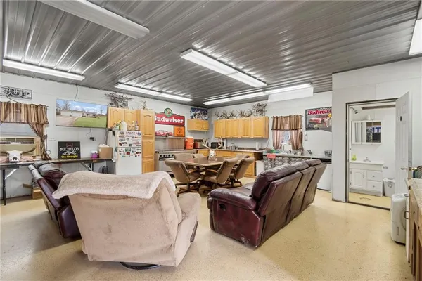 $459,000 | 27651 State Rte F, Brunswick, MO 65236