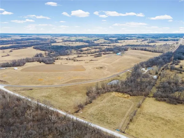 $459,000 | 27651 State Rte F, Brunswick, MO 65236