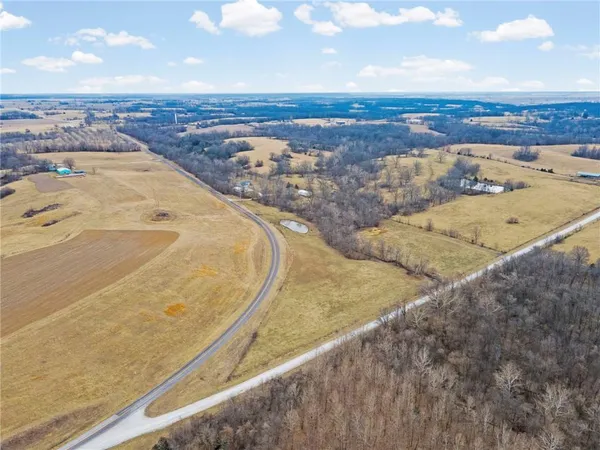 $459,000 | 27651 State Rte F, Brunswick, MO 65236