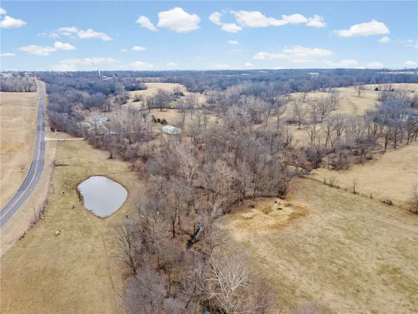 $459,000 | 27651 State Rte F, Brunswick, MO 65236