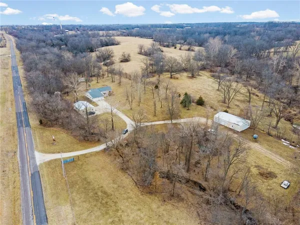 $459,000 | 27651 State Rte F, Brunswick, MO 65236