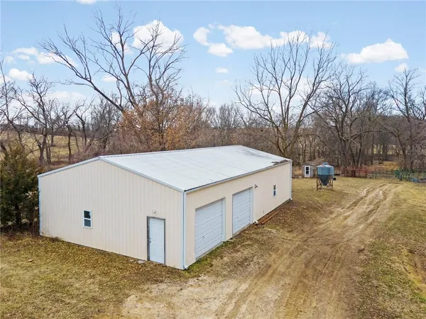$459,000 | 27651 State Rte F, Brunswick, MO 65236
