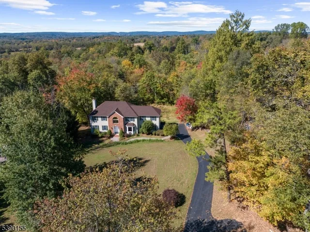 $795,000 | 5 Sky View Garden Road, Lebanon, NJ 08833