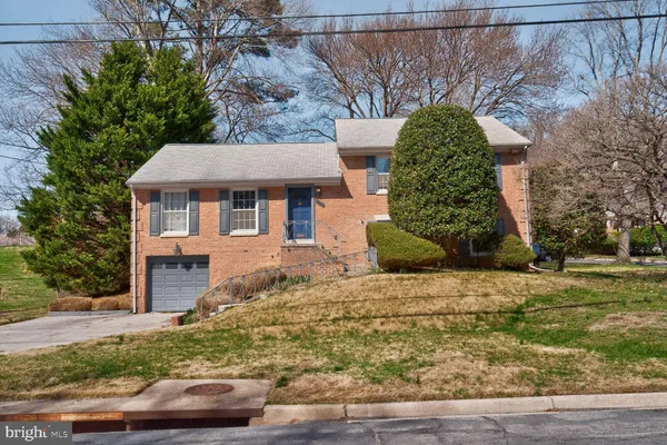 $975,000 | 4201 Dunnel Lane, Kensington, MD 20895