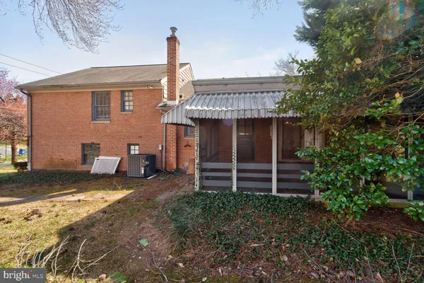$975,000 | 4201 Dunnel Lane, Kensington, MD 20895