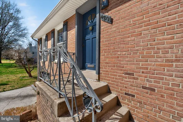 $975,000 | 4201 Dunnel Lane, Kensington, MD 20895