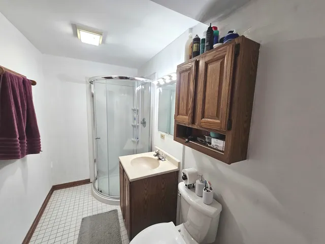 $349,900 | 424 Green View Drive, Park City, IL 60085