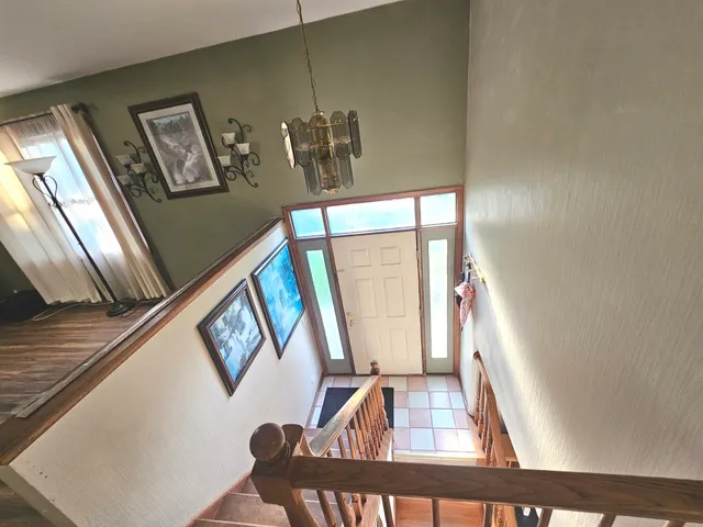 $349,900 | 424 Green View Drive, Park City, IL 60085