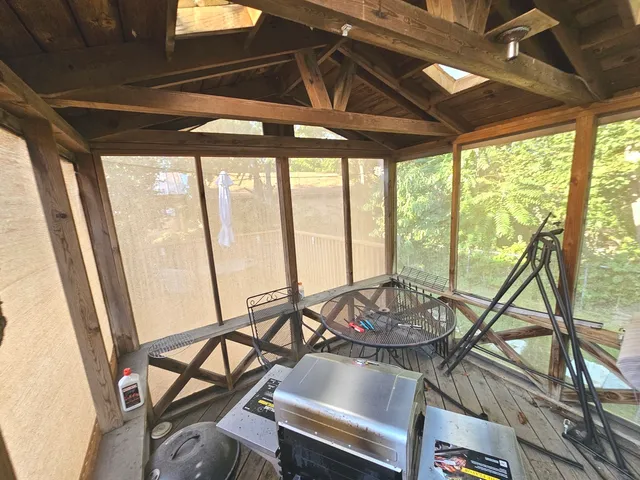 $349,900 | 424 Green View Drive, Park City, IL 60085