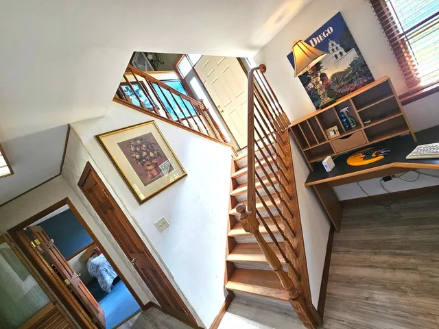 $349,900 | 424 Green View Drive, Park City, IL 60085