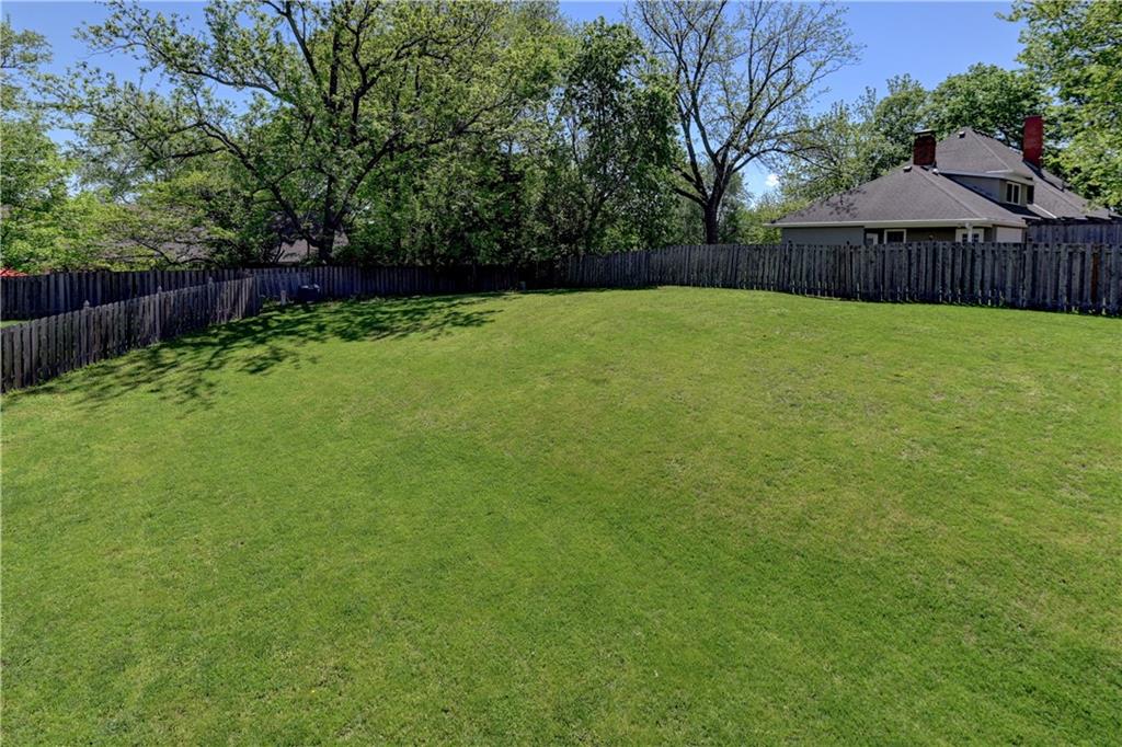 4523 Edgehill Street Leavenworth, KS 66048 - Photo 47 of 50