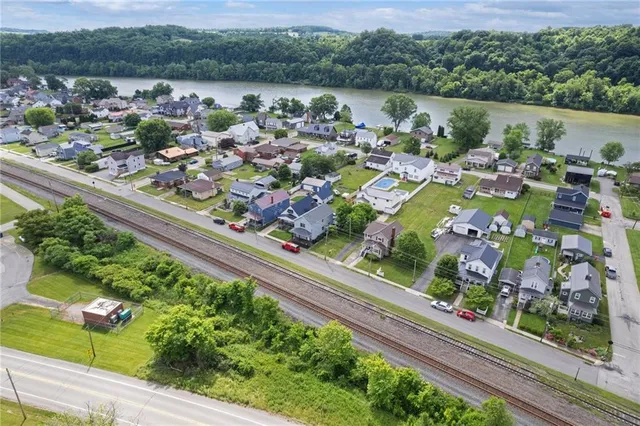 $150,000 | 109 West Railroad Street, Stockdale, PA 15483