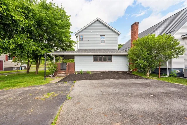 $25,000 | 109 West Railroad Street, Stockdale, PA 15483