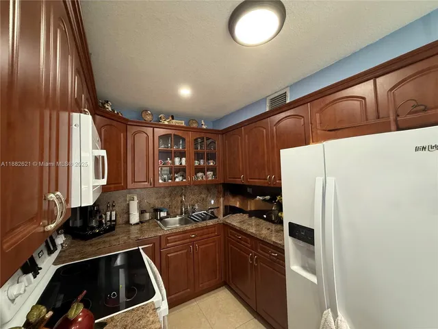 $252,900 | 1560 West 46th Street, Unit 229, Hialeah, FL 33012