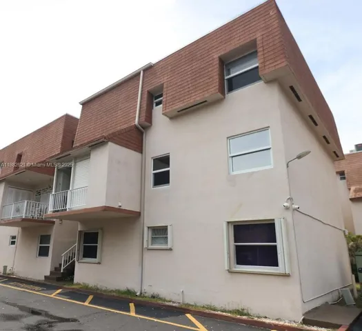 $252,900 | 1560 West 46th Street, Unit 229, Hialeah, FL 33012
