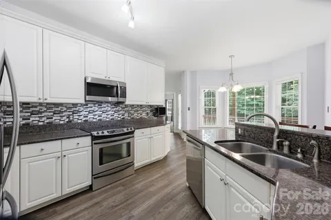 $689,000 | 2230 Wedgewood Drive, Matthews, NC 28104