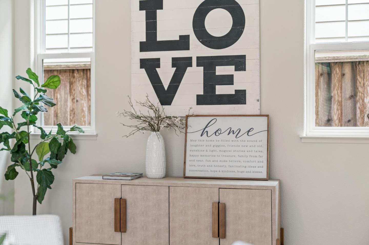 221 Bayberry Circle Pacifica, CA 94044 - Photo 11 of 63 a view of entryway