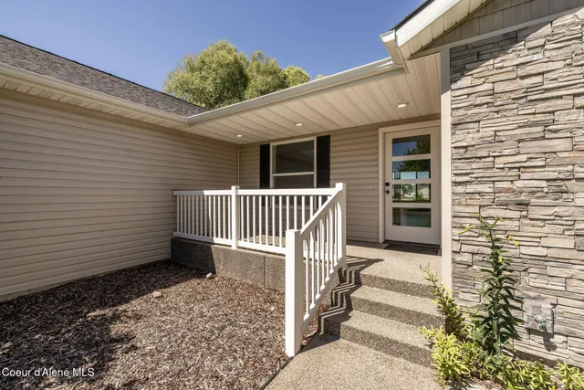 $615,000 | 2715 West Broadmoore Drive, Hayden, ID 83835