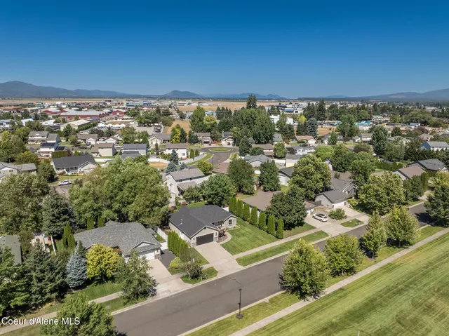 $615,000 | 2715 West Broadmoore Drive, Hayden, ID 83835