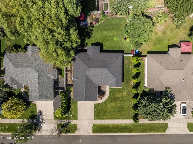 $615,000 | 2715 West Broadmoore Drive, Hayden, ID 83835